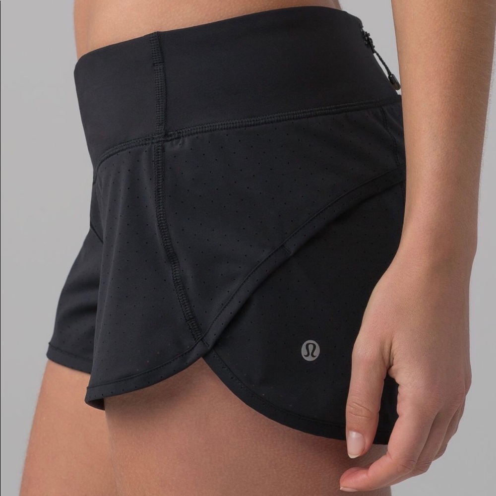 lululemon black speed short 4